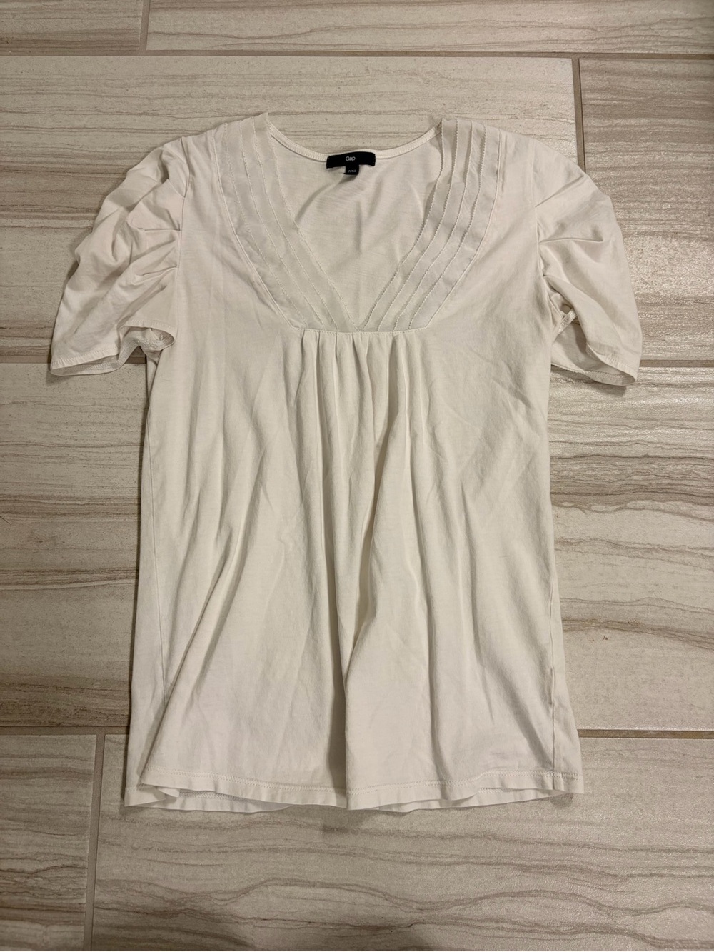 GAP White Pleated V-Neck Short Sleeve Top